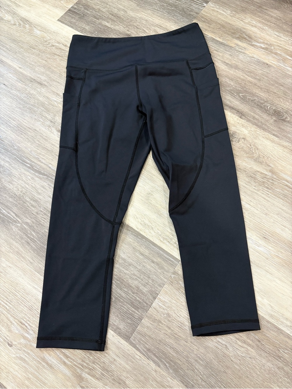 ZYIA Black Active Capri Leggings